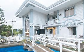 Grand Peninsula Hotel 3*